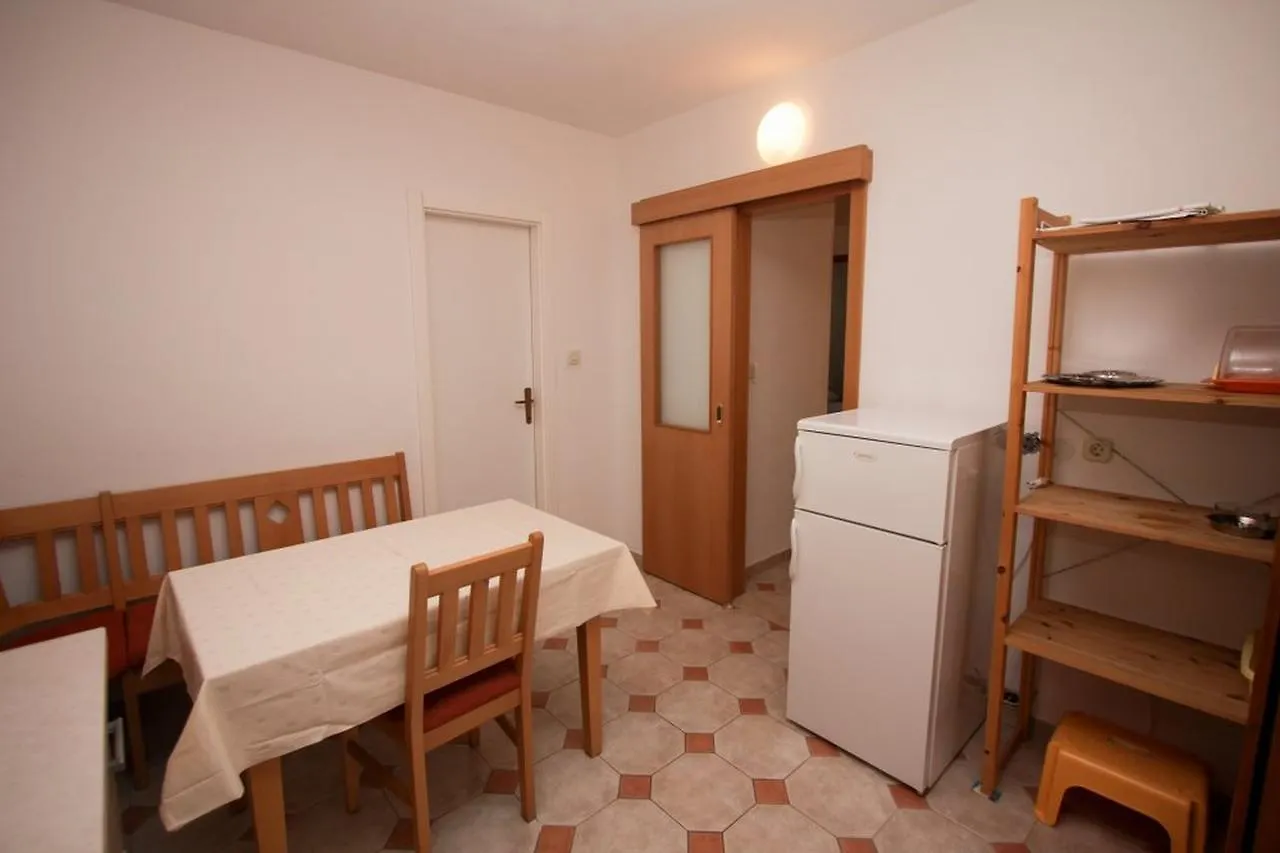 Apartments Elia Mandre