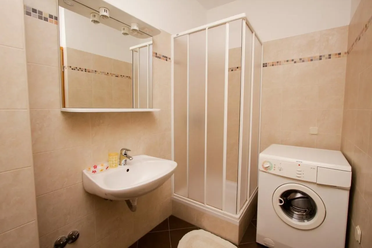Apartments Elia Mandre 0*,  Croatia