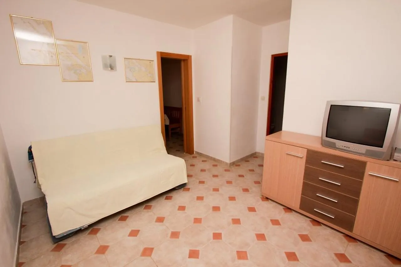 Apartments Elia Mandre